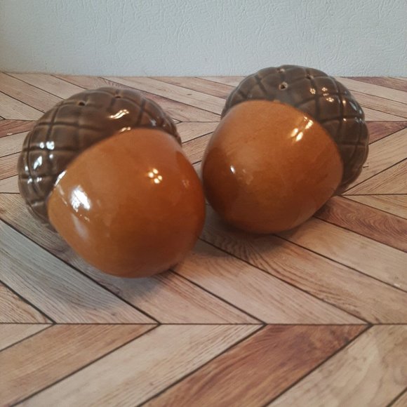 Living Quarters Acorn Salt and Pepper Shakers Ceramic Thanksgiving Fall NEW - Picture 2 of 10